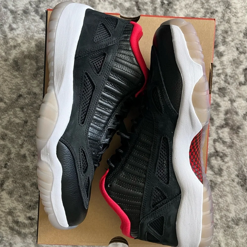 Air Jordan 11 Retro Low IE